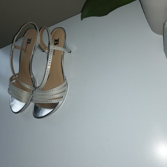 Sandal - Picture 4 of 10